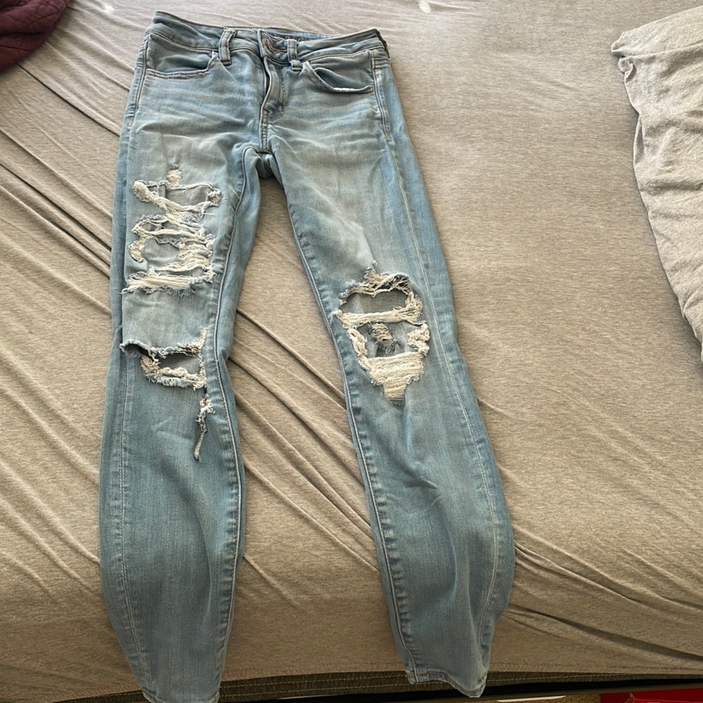 Size 2 American Eagle skinny jeans